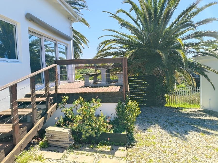 4 Bedroom Property for Sale in C Place Eastern Cape